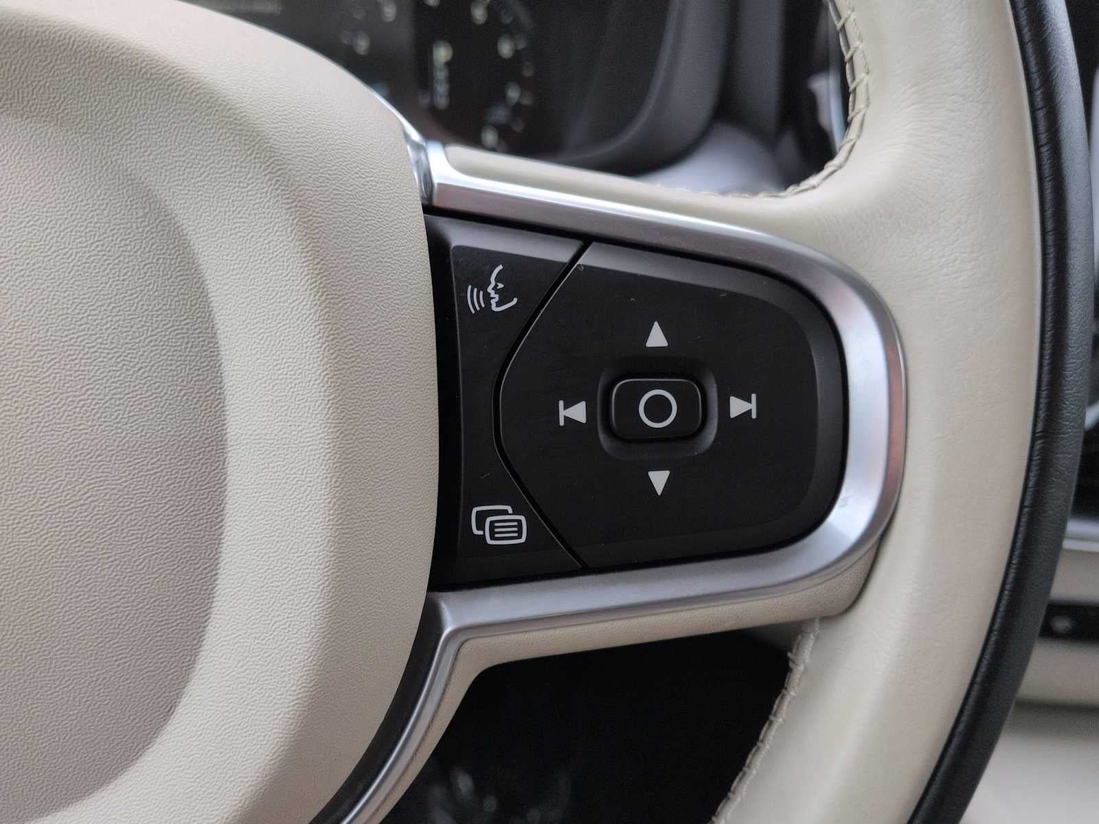 Volvo XC60 Momentum 2020