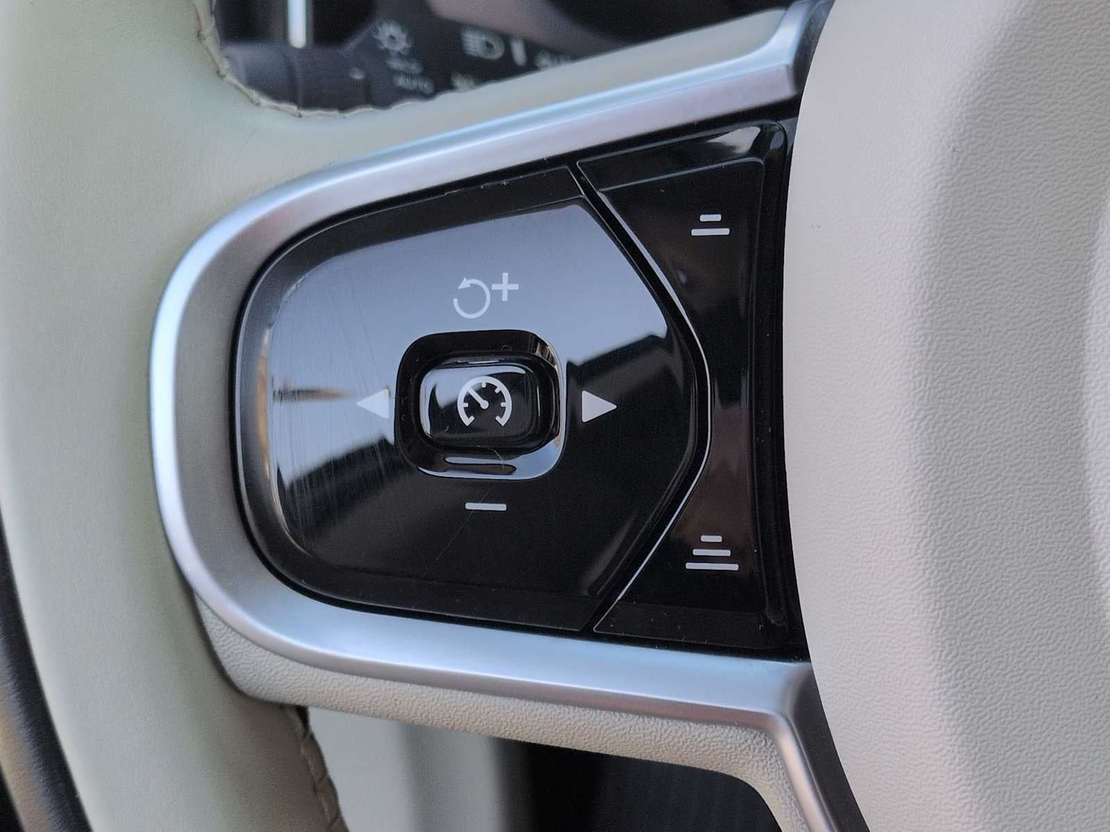 2021 Volvo XC60 Inscription