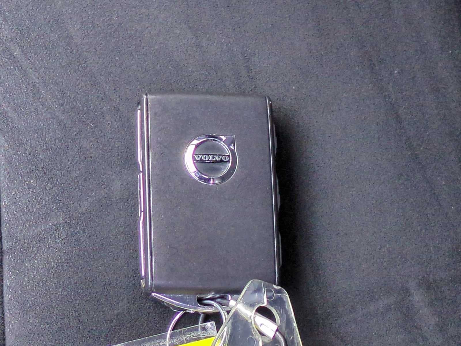 Volvo XC40 Recharge P8 eAWD Pure Electric 2021