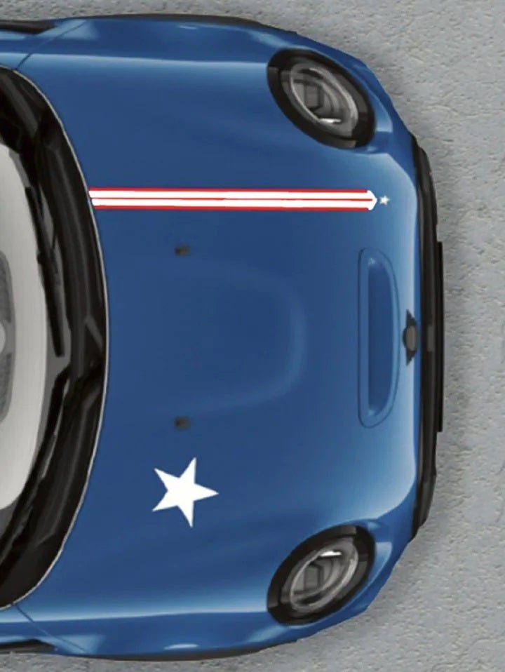 Vista superior del capó de un MINI 20 Years Edition Hardtop 4 Door Cooper S en Island Blue. | MINI of Sterling en Sterling VA