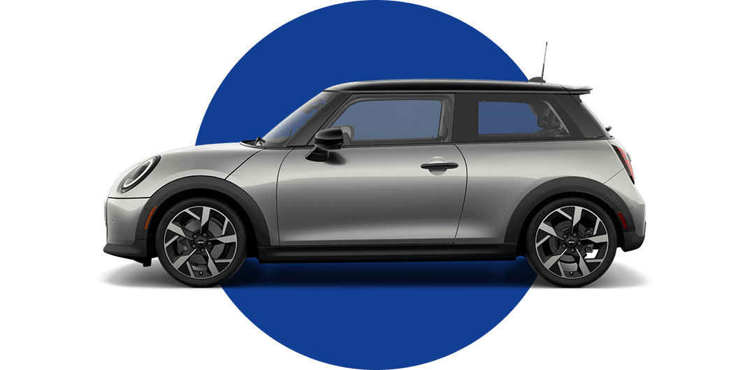 Vista lateral de un MINI Cooper 2 Puertas en el color de carrocería Melting Silver, mirando hacia la izquierda con su sombra debajo.