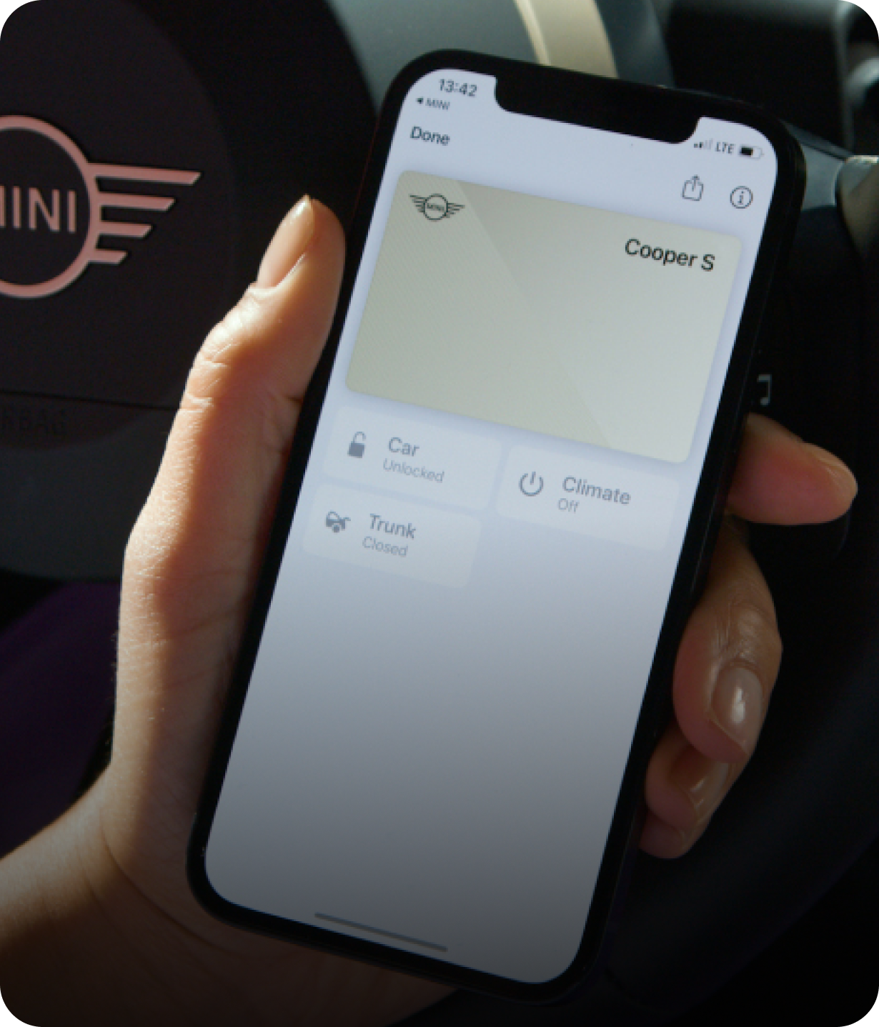 Un teléfono abierto al MINI.