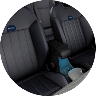 Los asientos deportivos delanteros y del acompañante del MINI Cooper S 4 puertas.