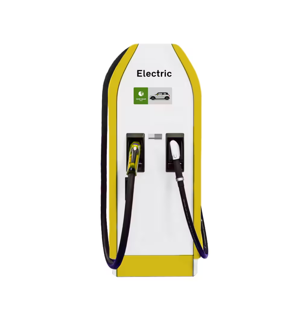 Enchufe eléctrico en una pared blanca con un cargador MINI Electric enchufado.