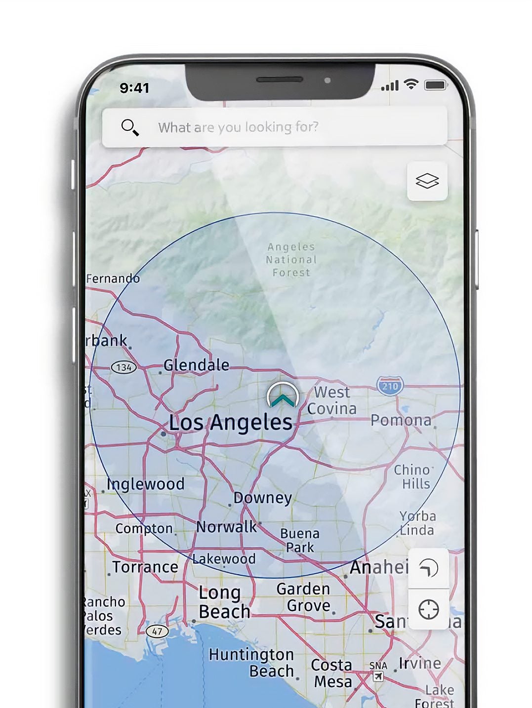 Smartphone con MINI App información del estado del vehículo en su pantalla. | MINI of Sterling en Sterling VA